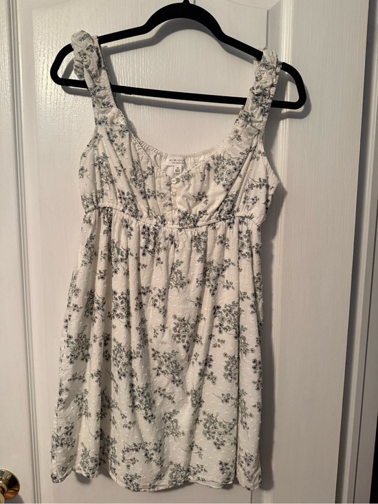 Dresses & Skirts - White Floral Minidress